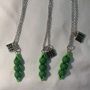 Friendship necklaces (3)